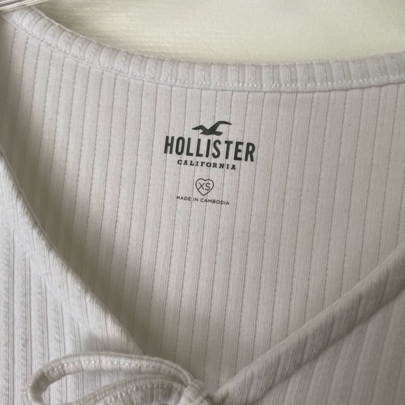 Hollister slim ribbed double tie-front top - Picture 2 of 3